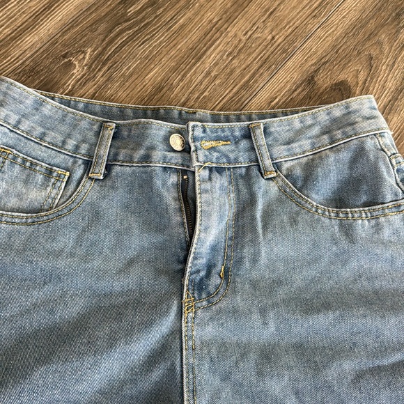 Denim Cuff Shorts - Picture 4 of 6